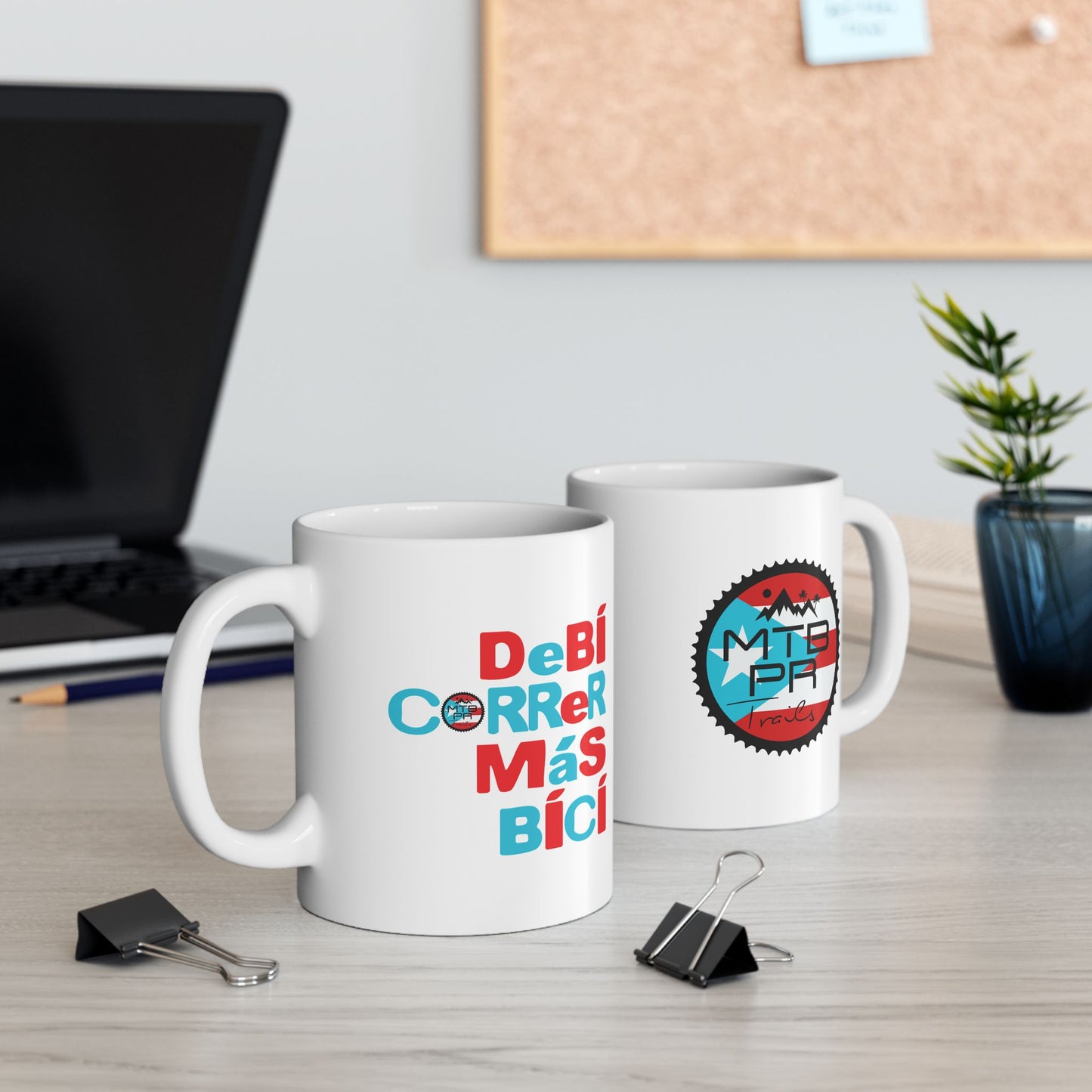 DeBI CoRRER MAS BICI - Ceramic Mug, (11oz)