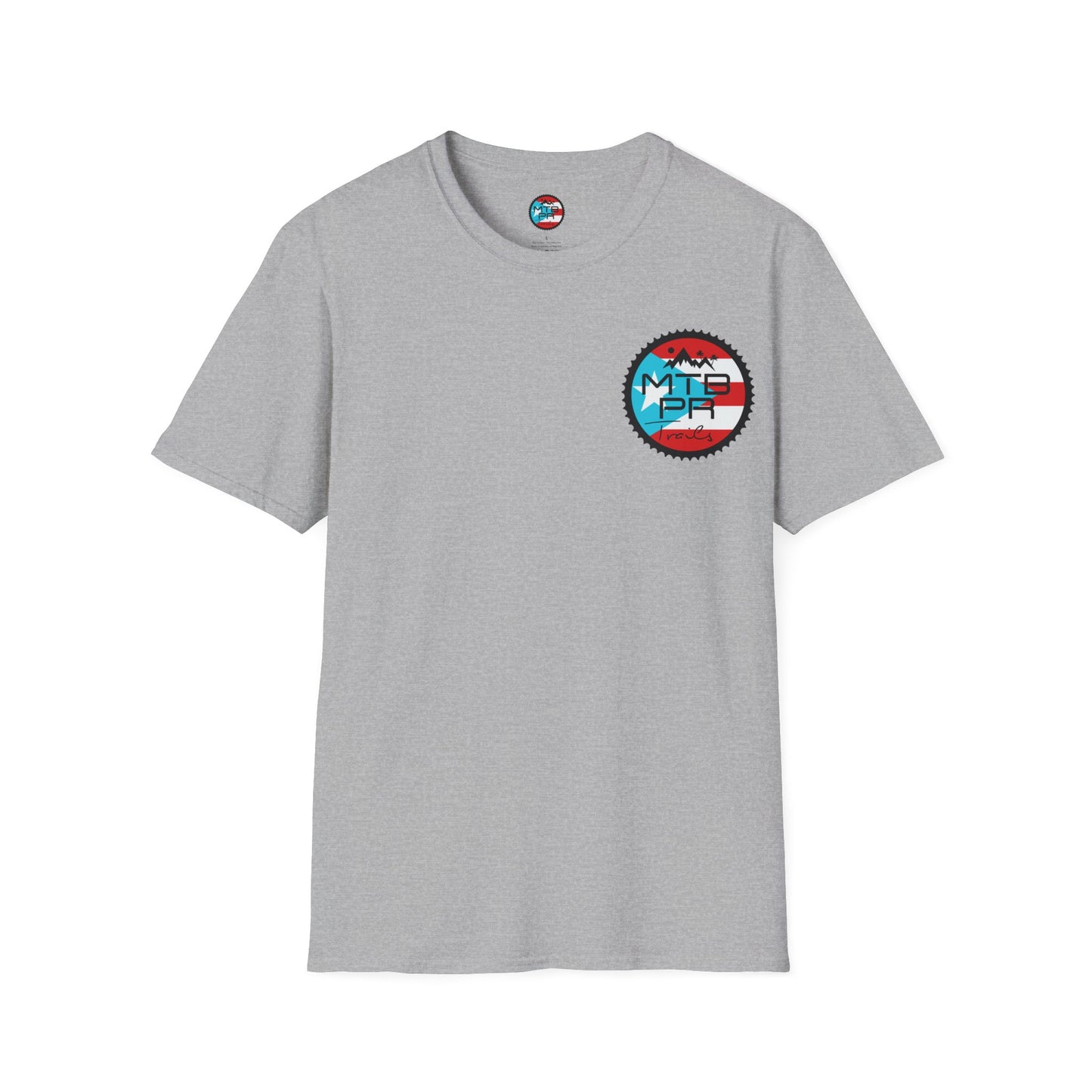 "Mas que un Hobby es un Estilo de VIDA" - Logo con Bandera - Unisex Softstyle T-Shirt