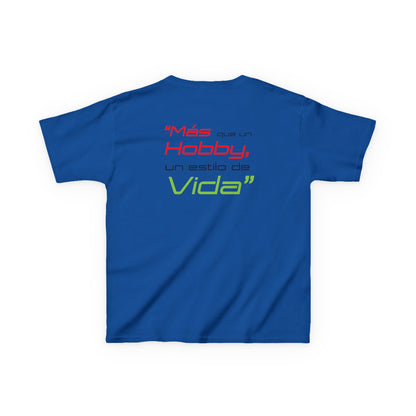 "Mas que un hobby, es un estilo de VIDA" - Logo OG - Kids Heavy Cotton™ Tee